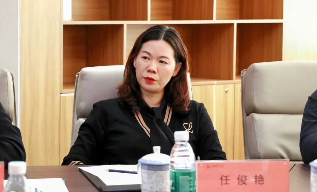 南京白下高新區管委會主任蔡嘉一行來訪悅生活